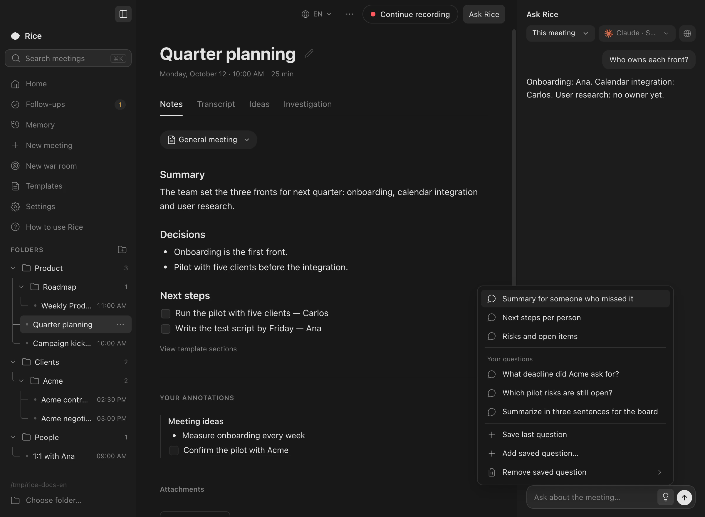 The saved questions menu open in the chat, with ready questions, the user’s own questions and options to save or remove them.